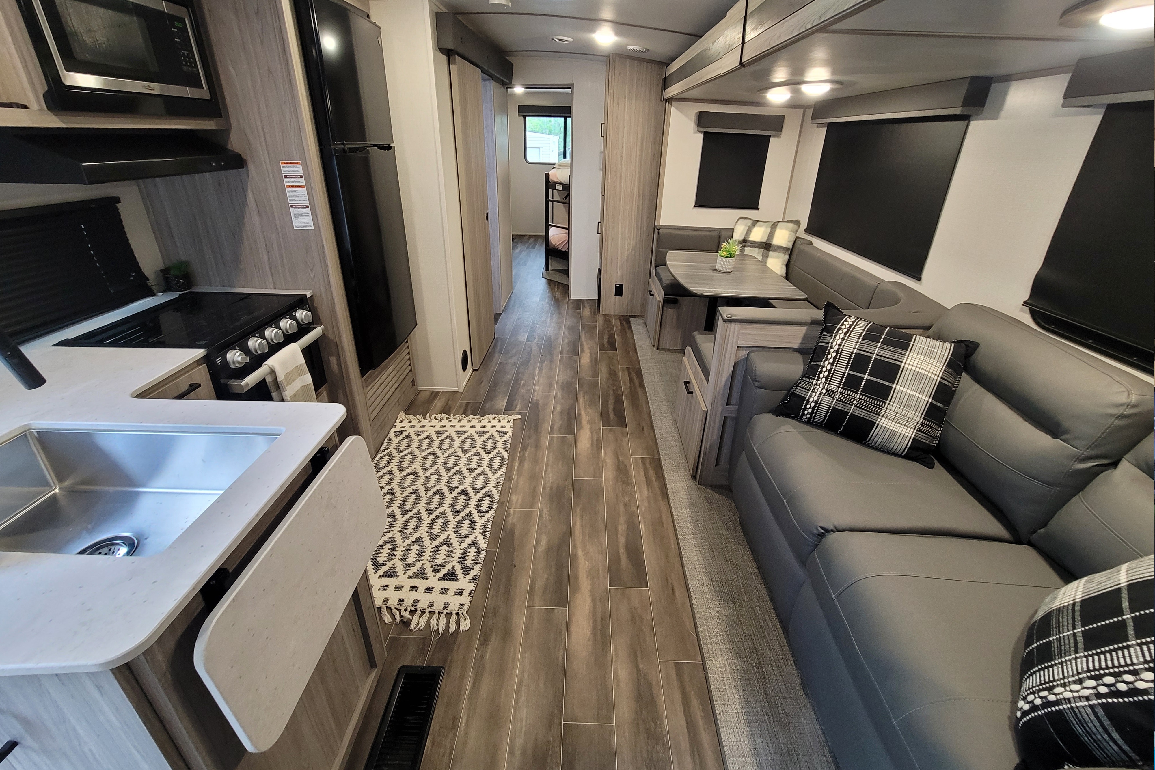 "The Quadrants" 2 BR / Sleeps 12
