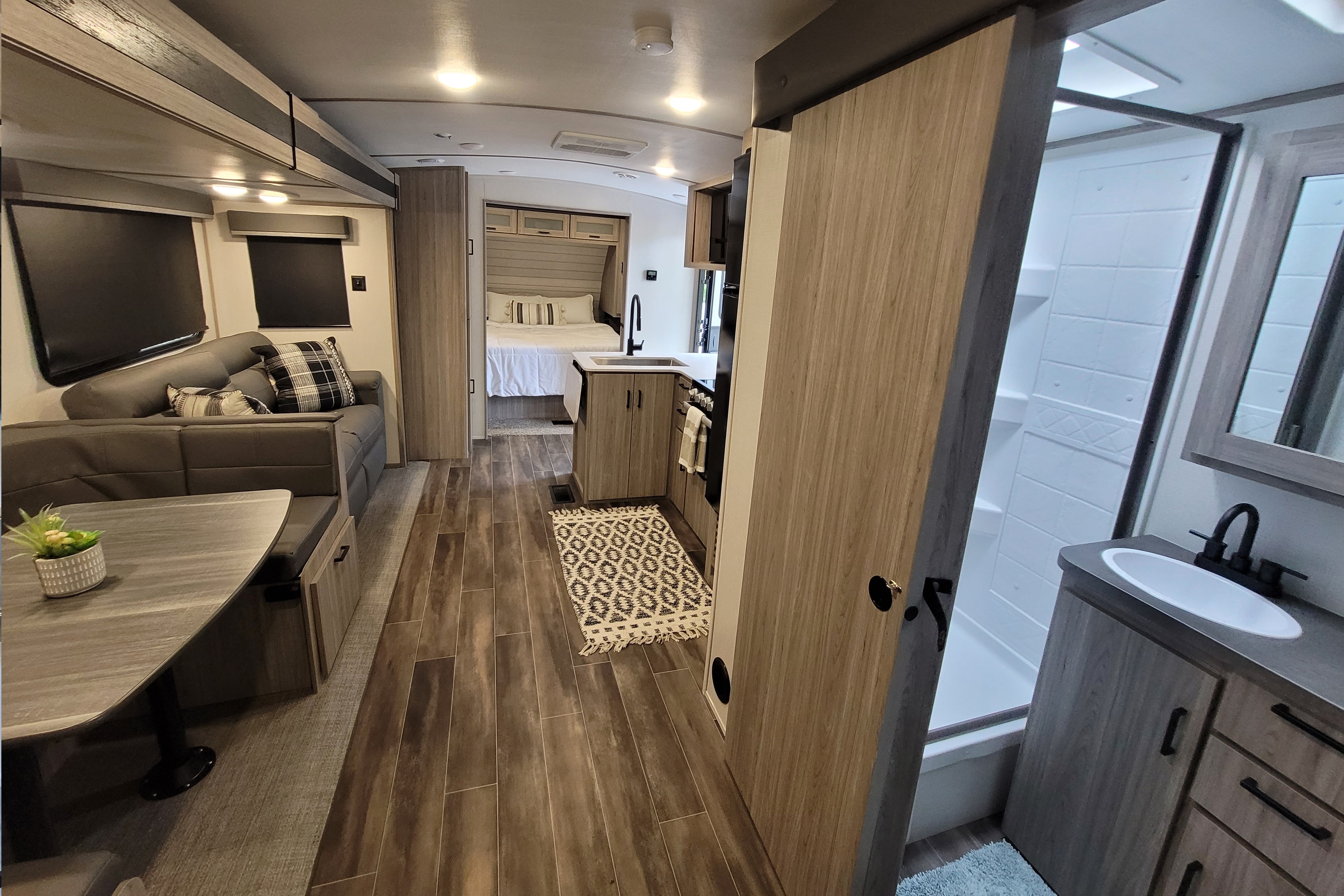 "The Quadrants" 2 BR / Sleeps 12