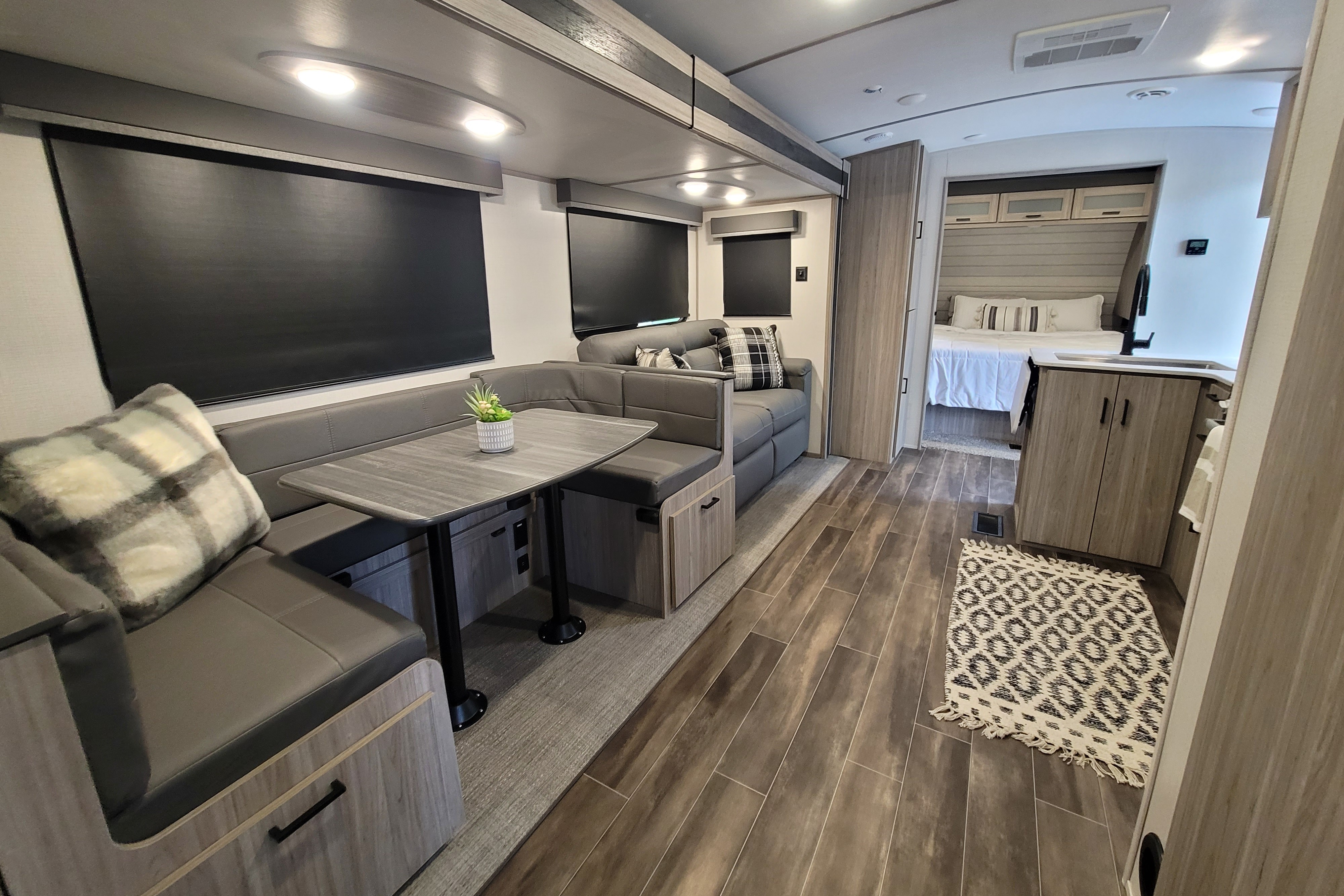 "The Quadrants" 2 BR / Sleeps 12