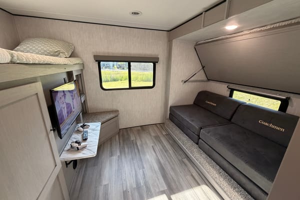 Dan's Coachmen Apex 300BHS Travel Trailer
