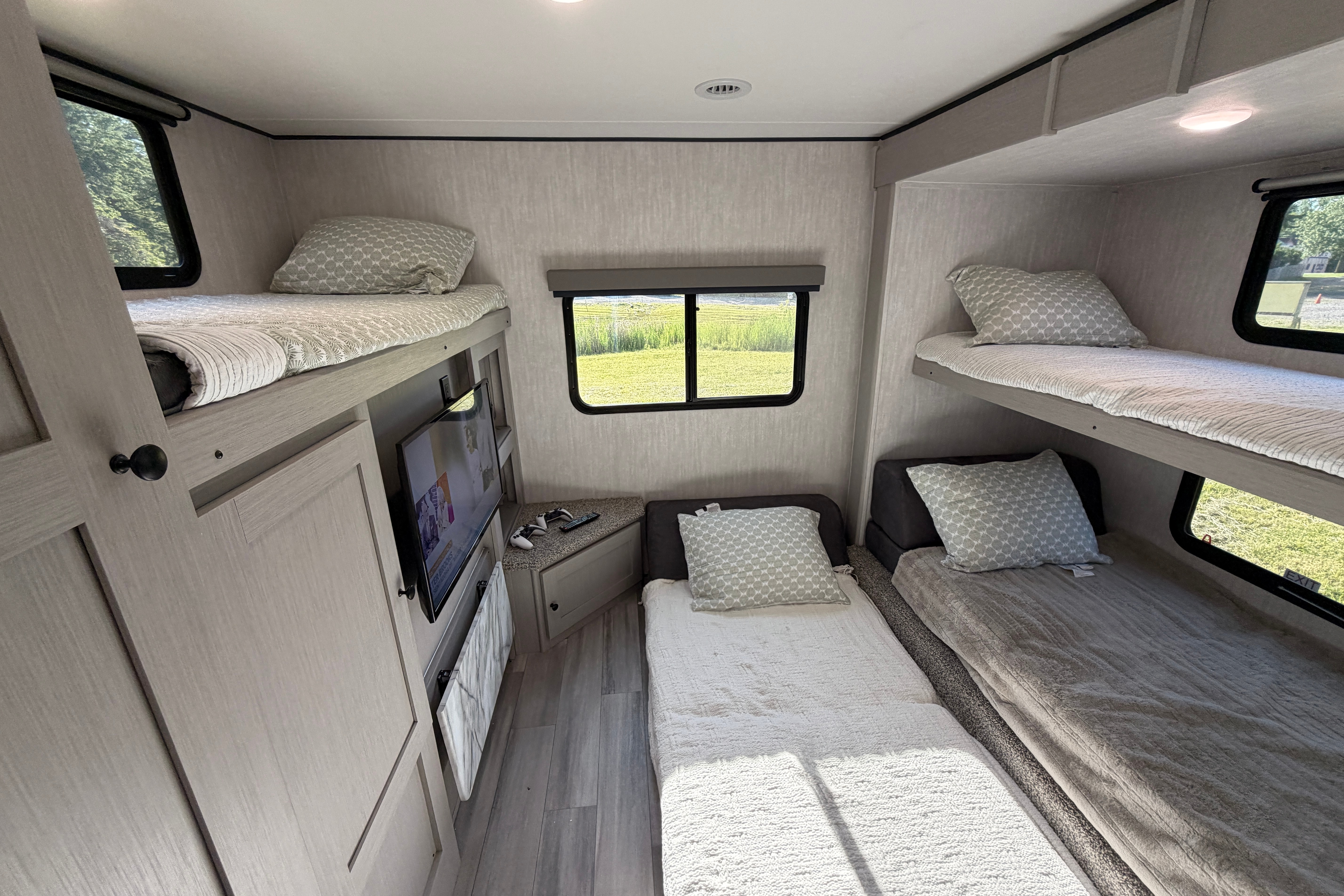Dan's Coachmen Apex 300BHS Travel Trailer