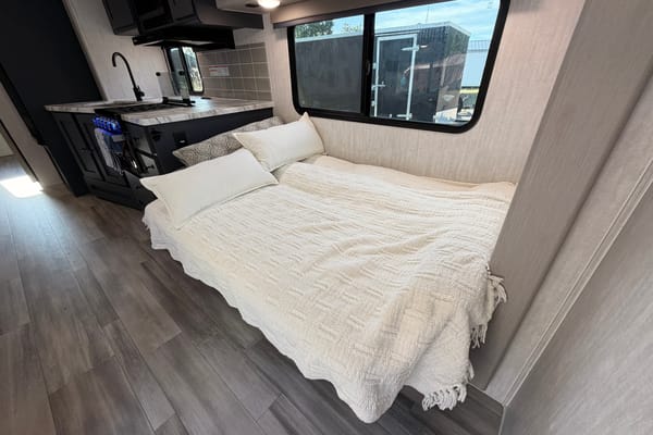 Dan's Coachmen Apex 300BHS Travel Trailer