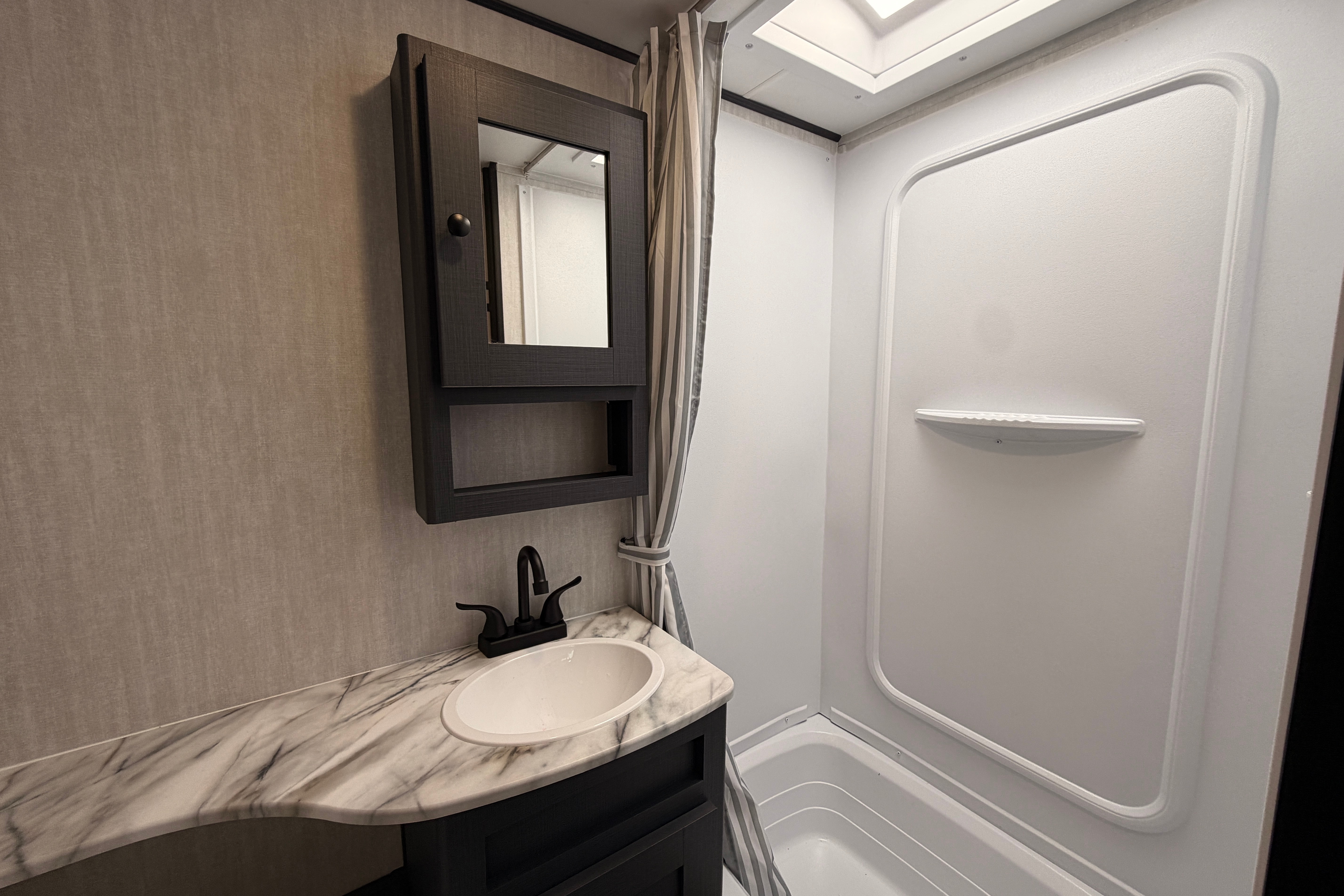 Dan's Coachmen Apex 300BHS Travel Trailer