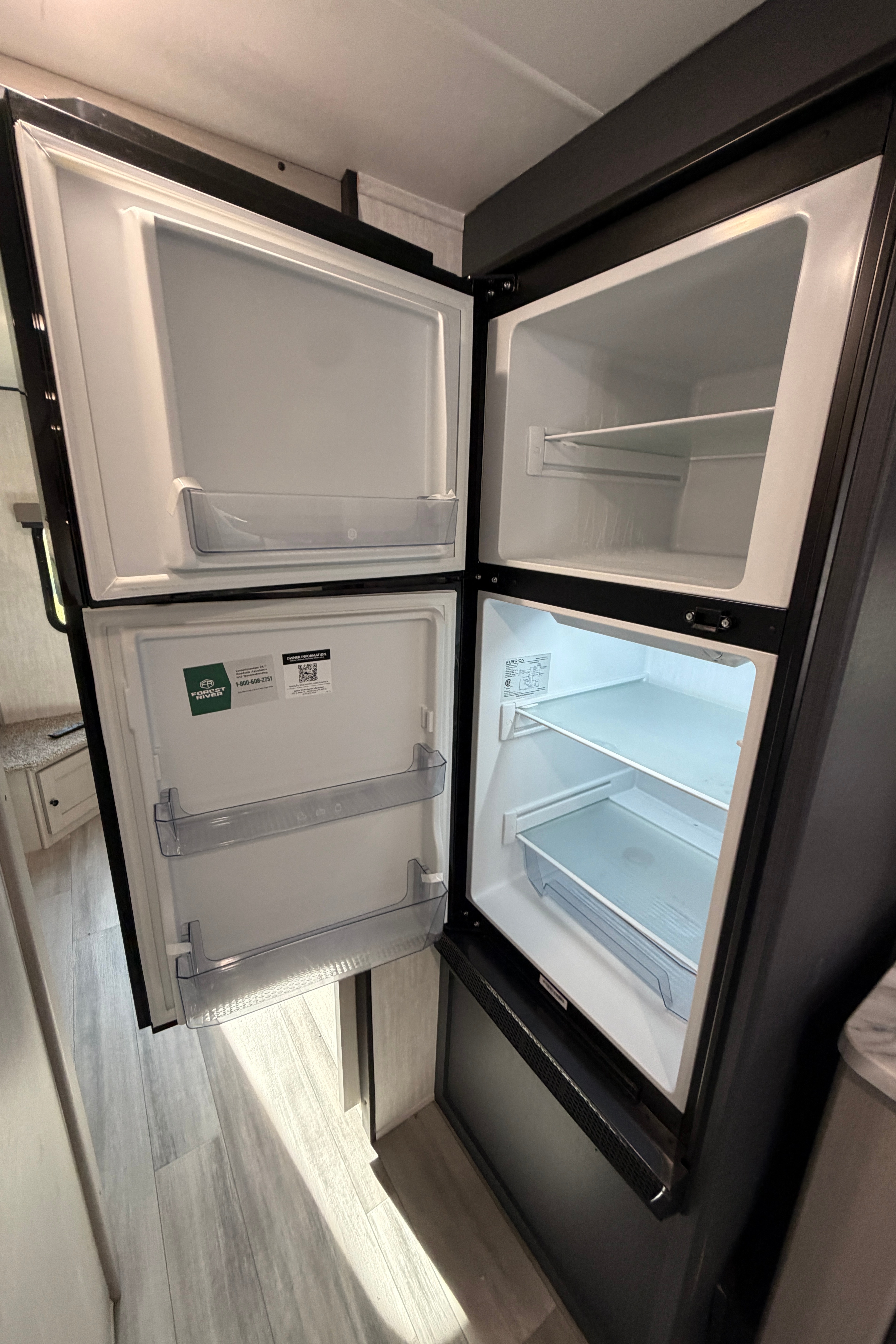 Dan's Coachmen Apex 300BHS Travel Trailer