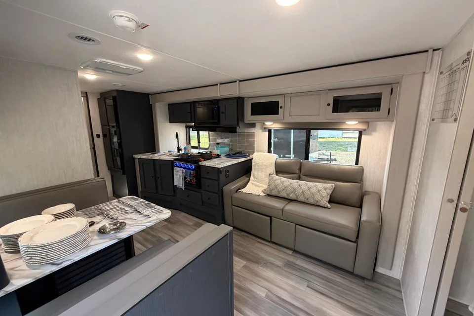 Dan's Coachmen Apex 300BHS Travel Trailer