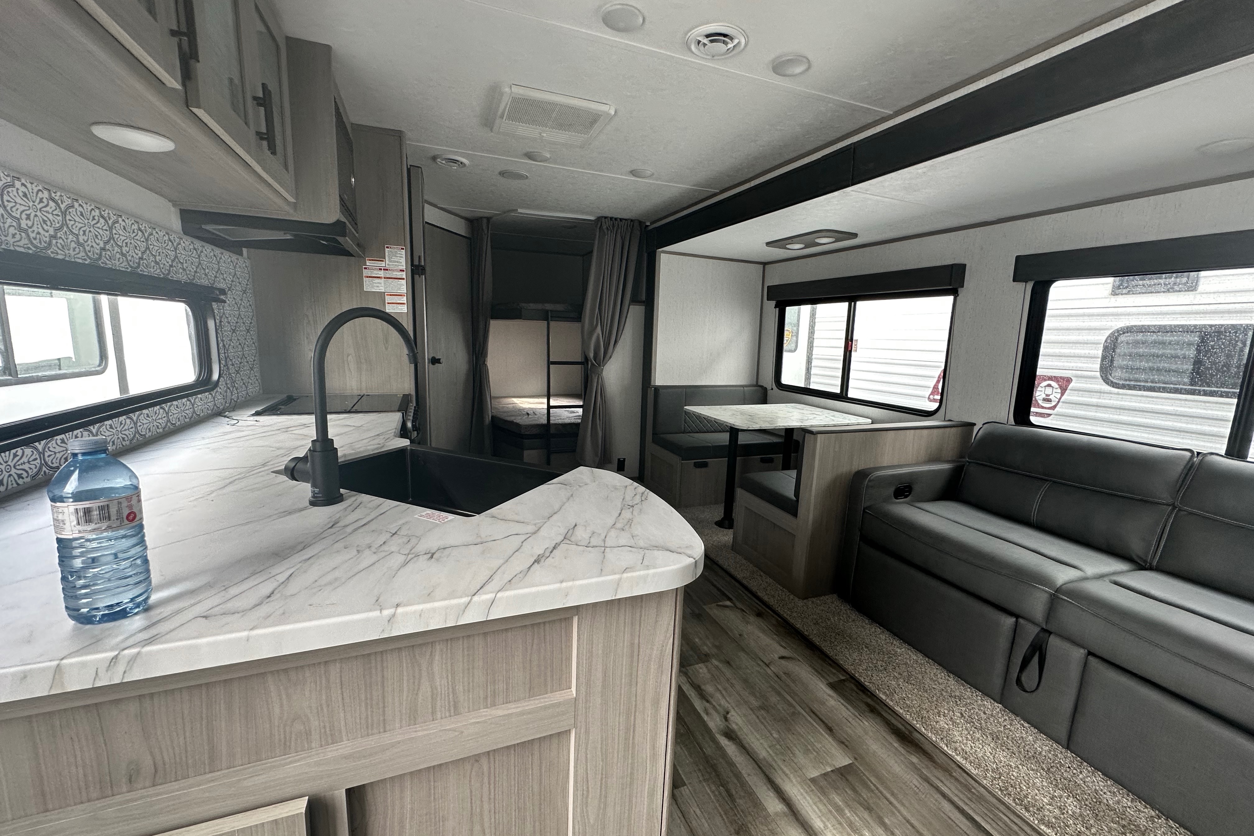 Paradise rentals* Coleman Dutchman CP1187 Travel Trailer