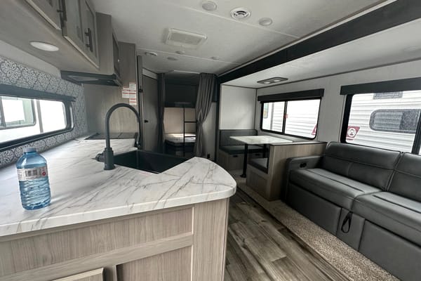 Paradise rentals* Coleman Dutchman CP1187 Travel Trailer