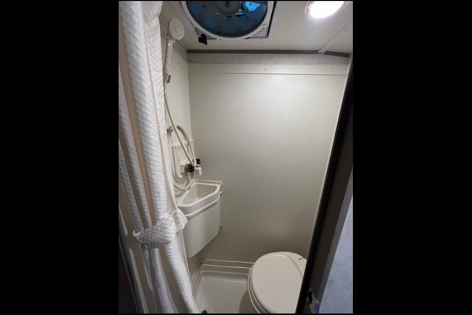 Nomadic Nature Rentals w Luxury Ammenities (R-pod)