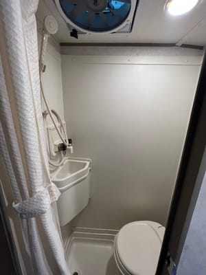 Nomadic Nature Rentals w Luxury Ammenities (R-pod)