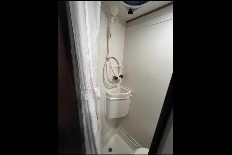 Nomadic Nature Rentals w Luxury Ammenities (R-pod)