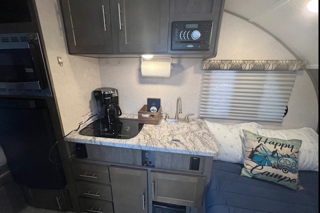 Nomadic Nature Rentals w Luxury Ammenities (R-pod)