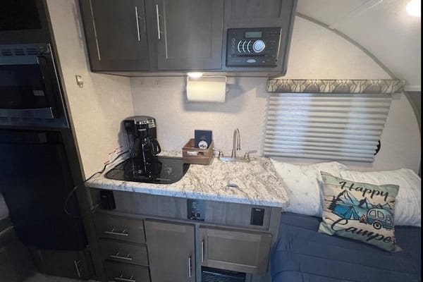 Nomadic Nature Rentals w Luxury Ammenities (R-pod)