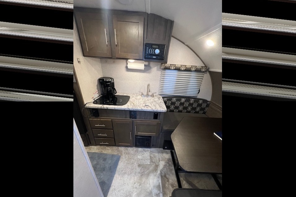 Nomadic Nature Rentals w Luxury Ammenities (R-pod)