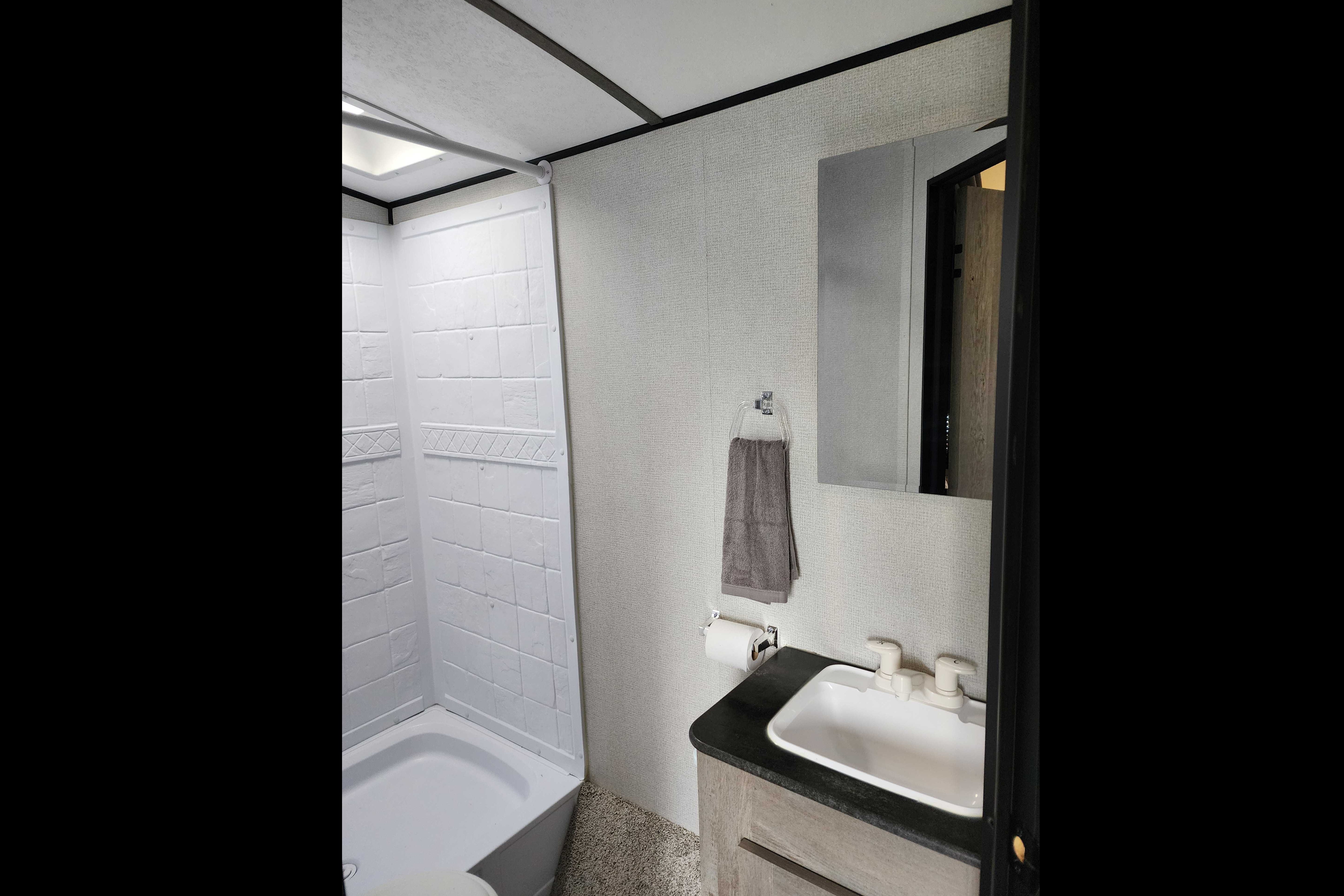 Lynn's Springdale 251BH Travel Trailer