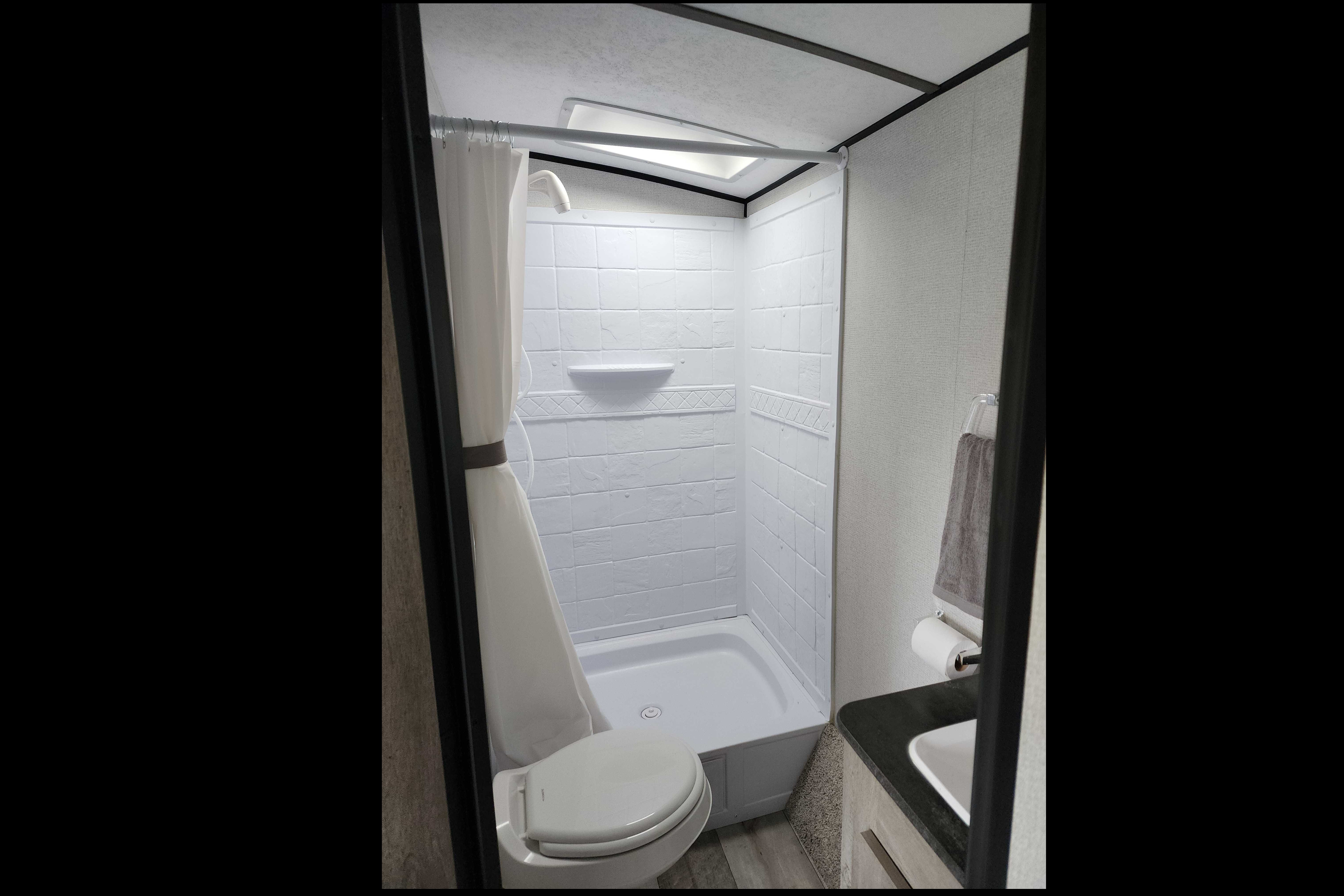 Lynn's Springdale 251BH Travel Trailer