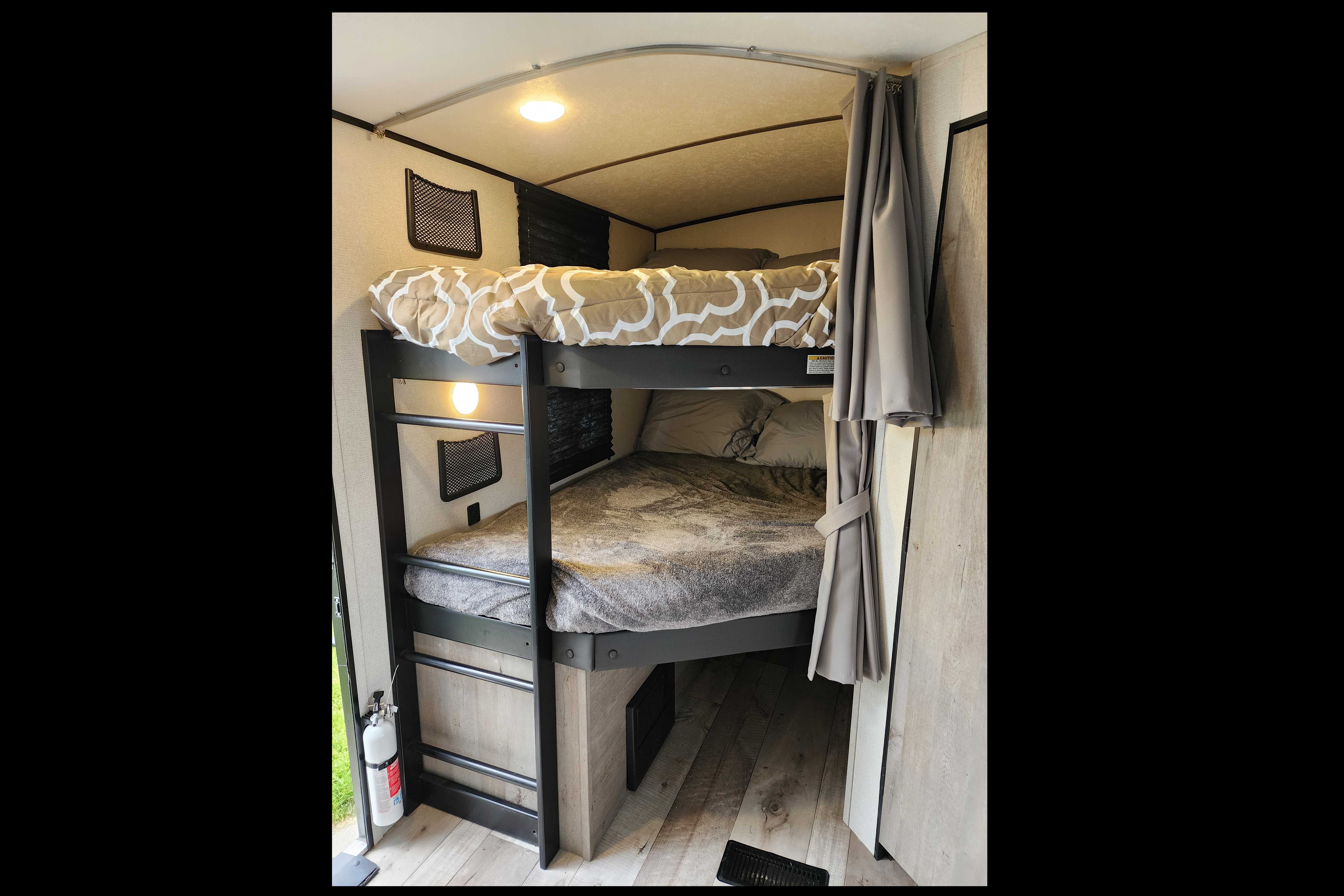 Lynn's Springdale 251BH Travel Trailer