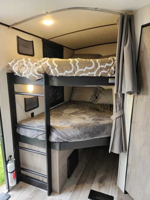 Lynn's Springdale 251BH Travel Trailer