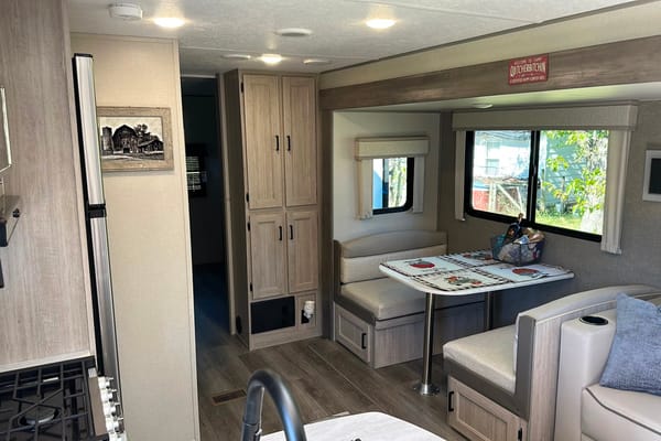 James's Coachmen Catalina Legacy Edition Travel Trailer