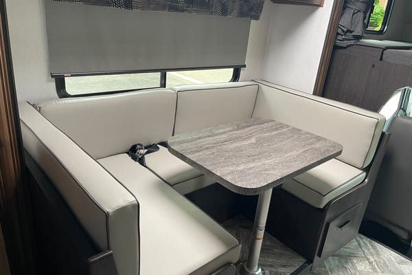 Unwind Sunseeker 2022 Class C