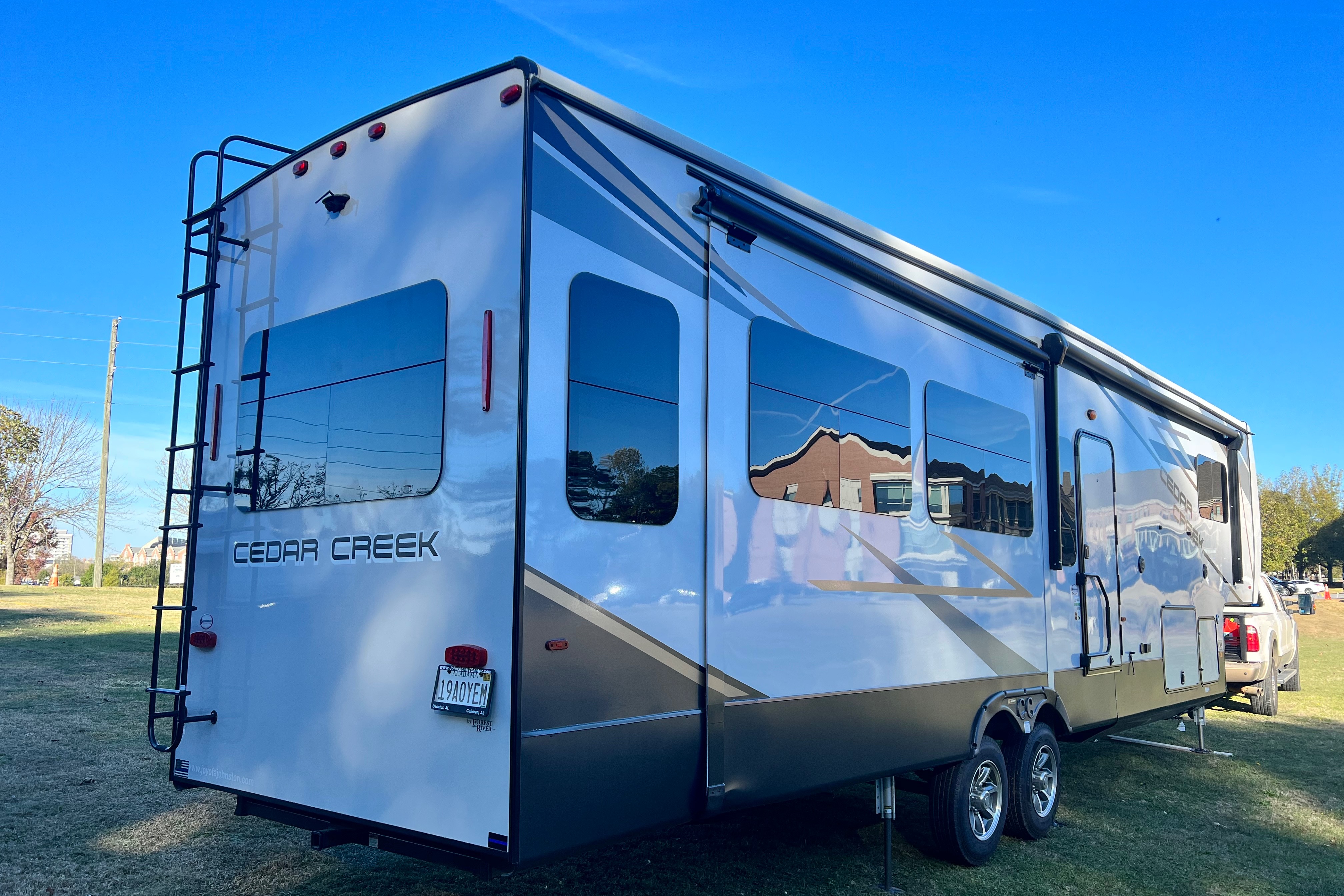  Forest River Cedar creek 360RL Fifth Wheel