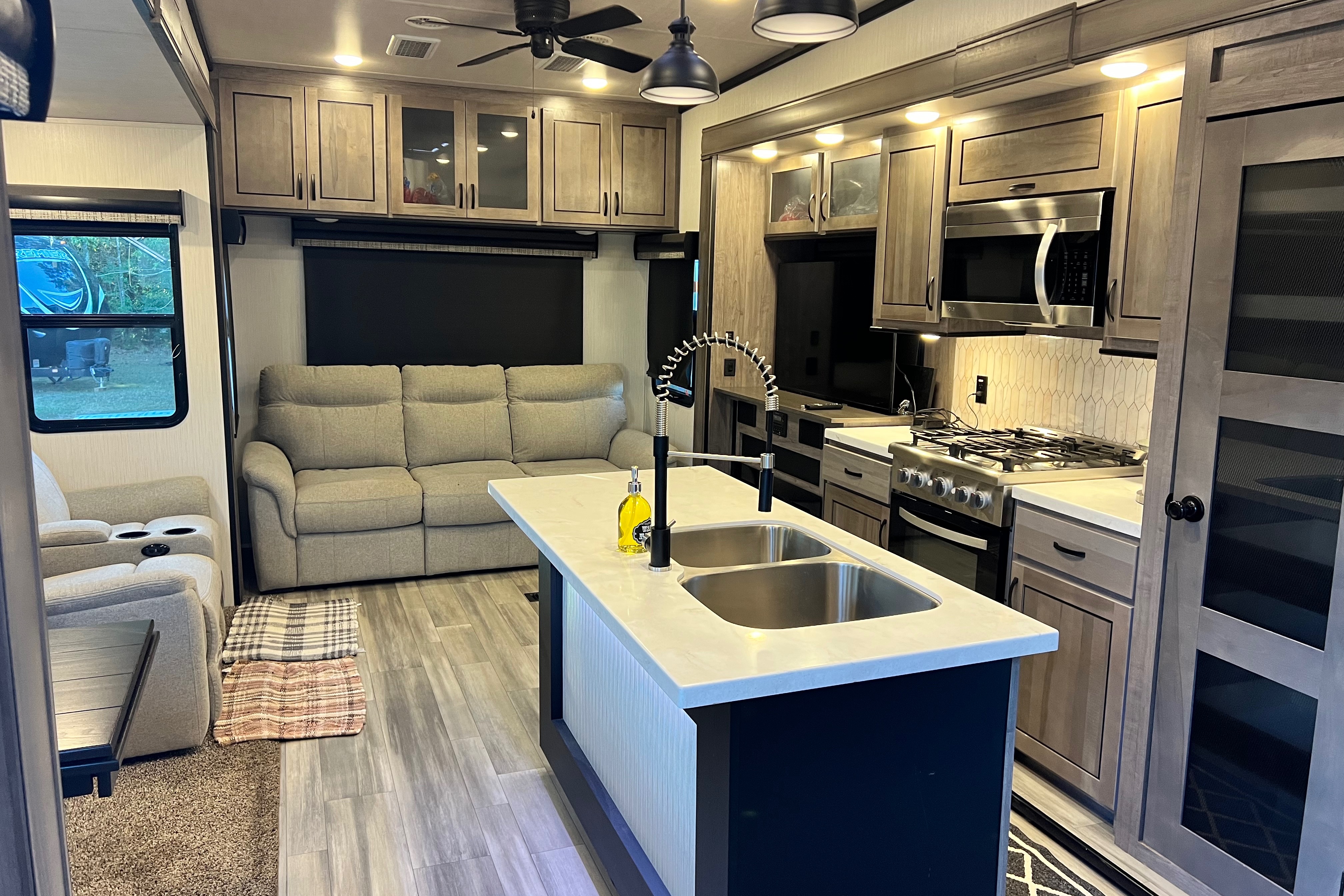  Forest River Cedar creek 360RL Fifth Wheel