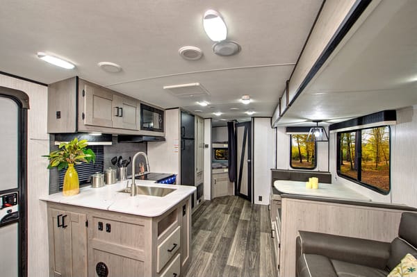 Stunning Heartland MALLARD M26 Travel Trailer
