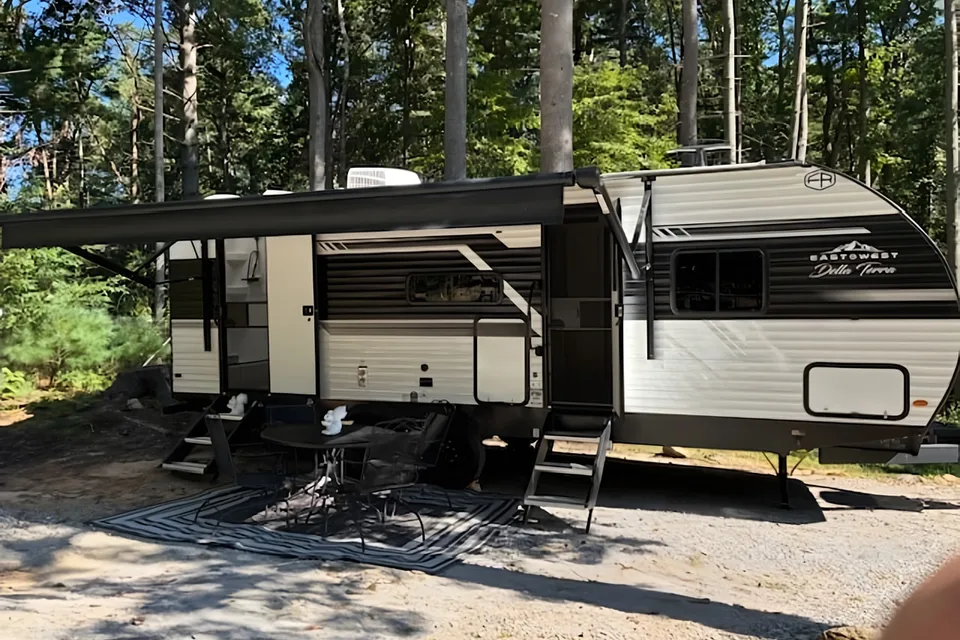Emily's Forest River Della Terra 241BH Travel Trailer