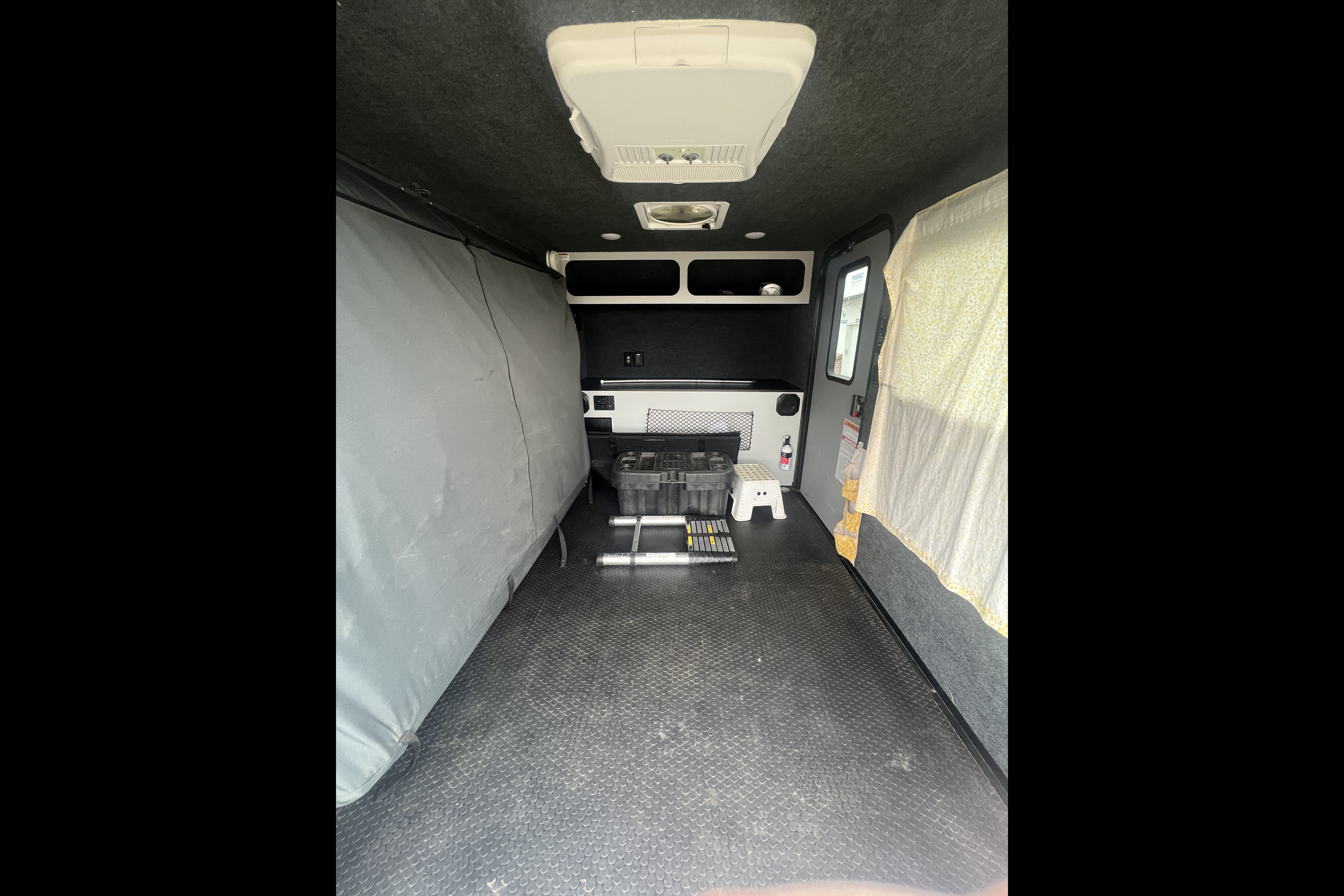 InTech Flyer Explore – Compact, Rugged, and Built for Real Adventures - Sleeps 2