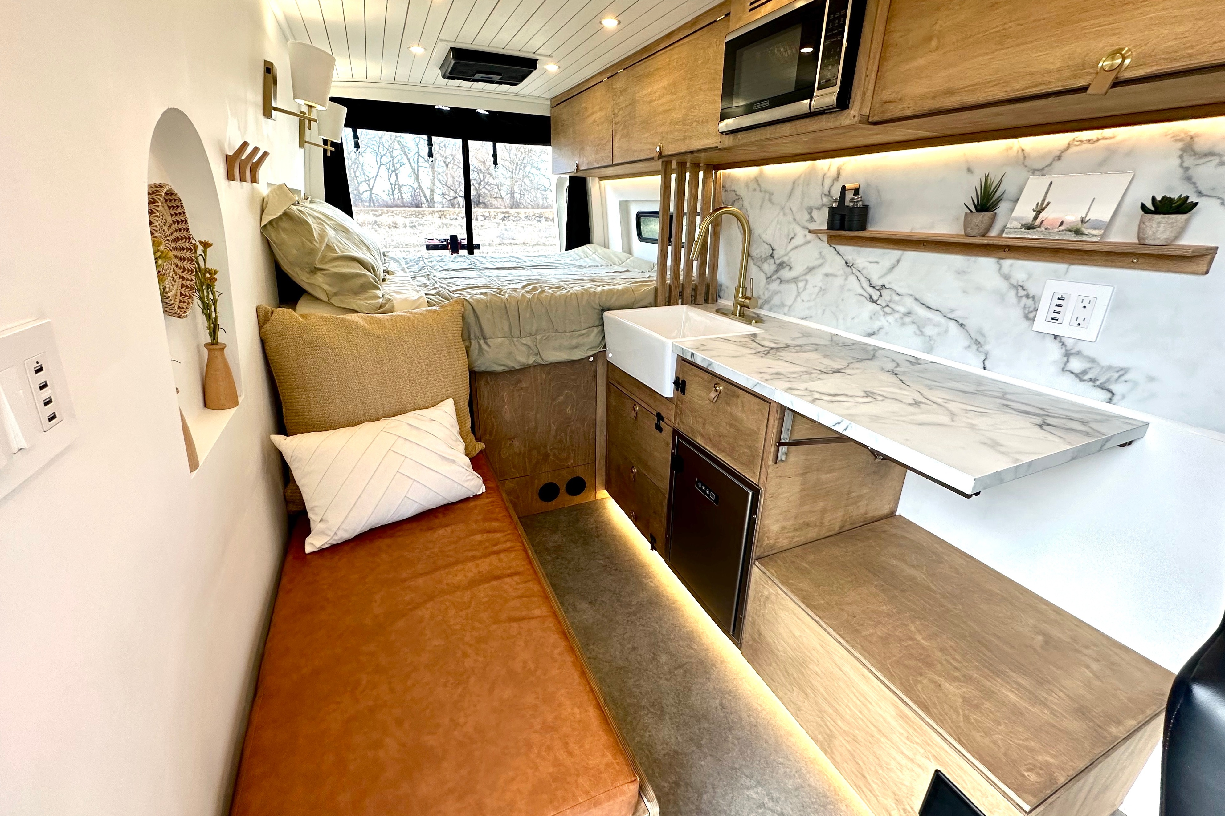 2021 LUXURY Mercedes Sprinter 4x4 Campervan "Sully"