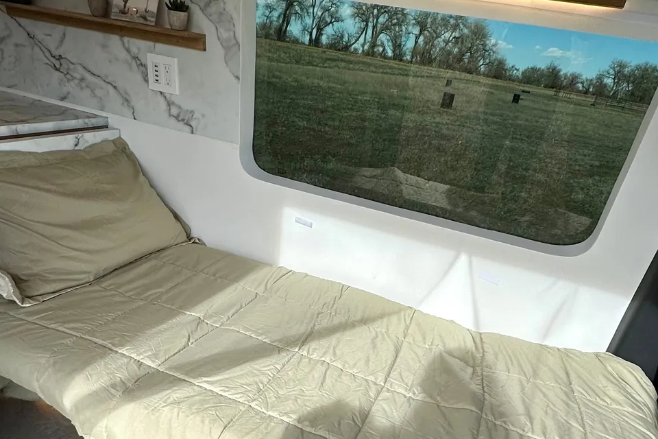 2021 LUXURY Mercedes Sprinter 4x4 Campervan "Sully"