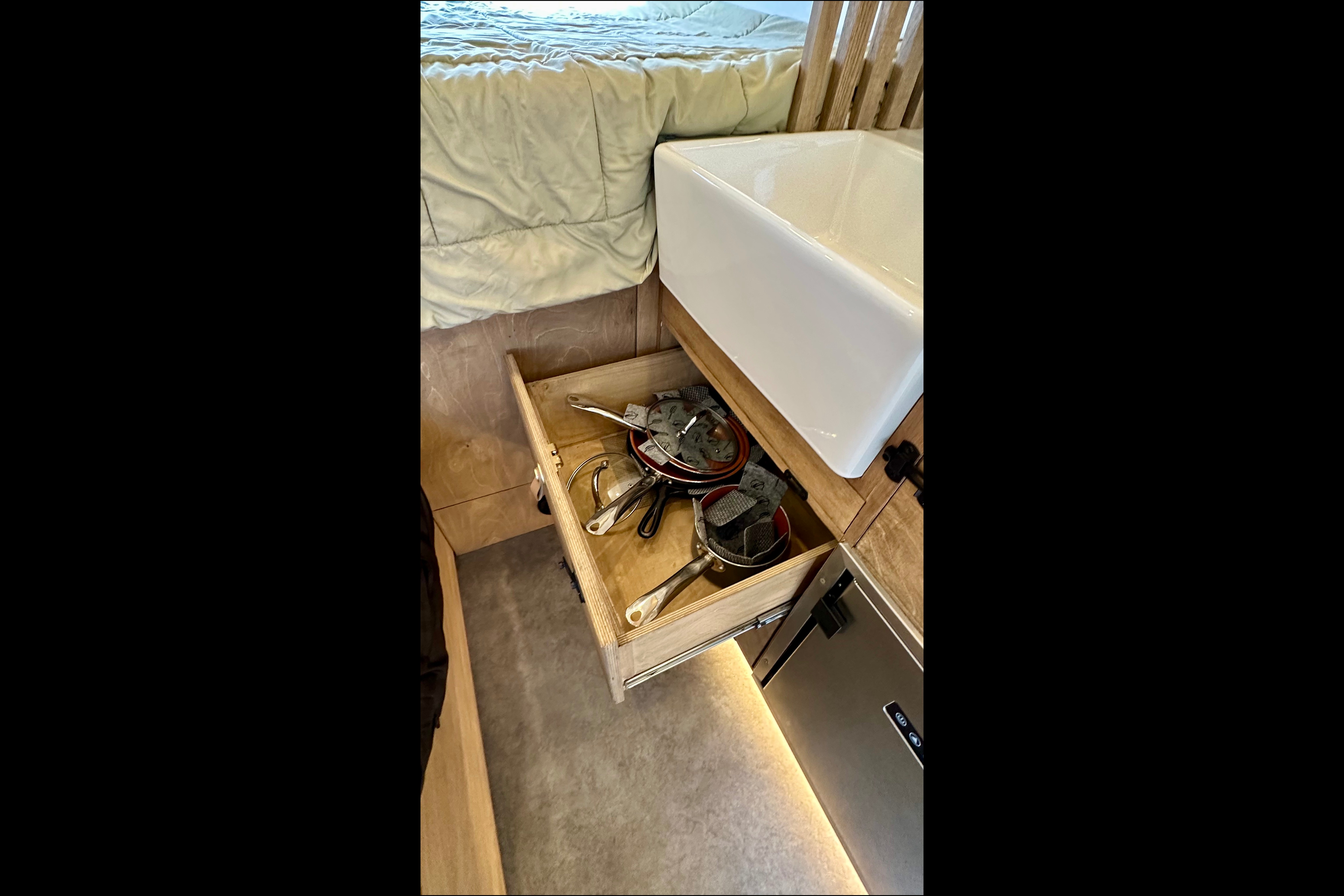 2021 LUXURY Mercedes Sprinter 4x4 Campervan "Sully"