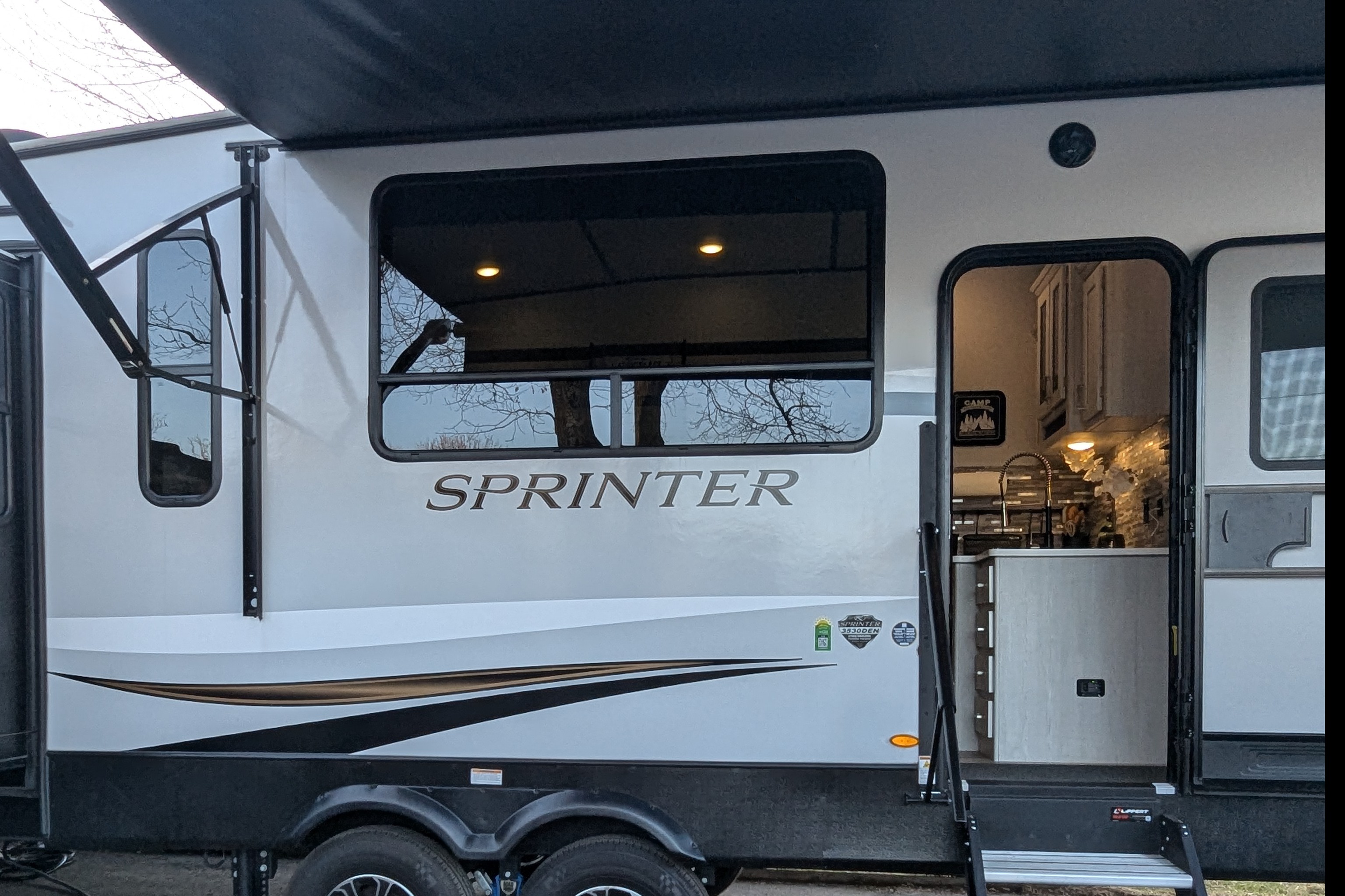 Goochy Glamper RV