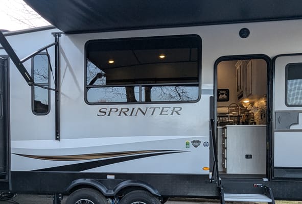 Goochy Glamper RV