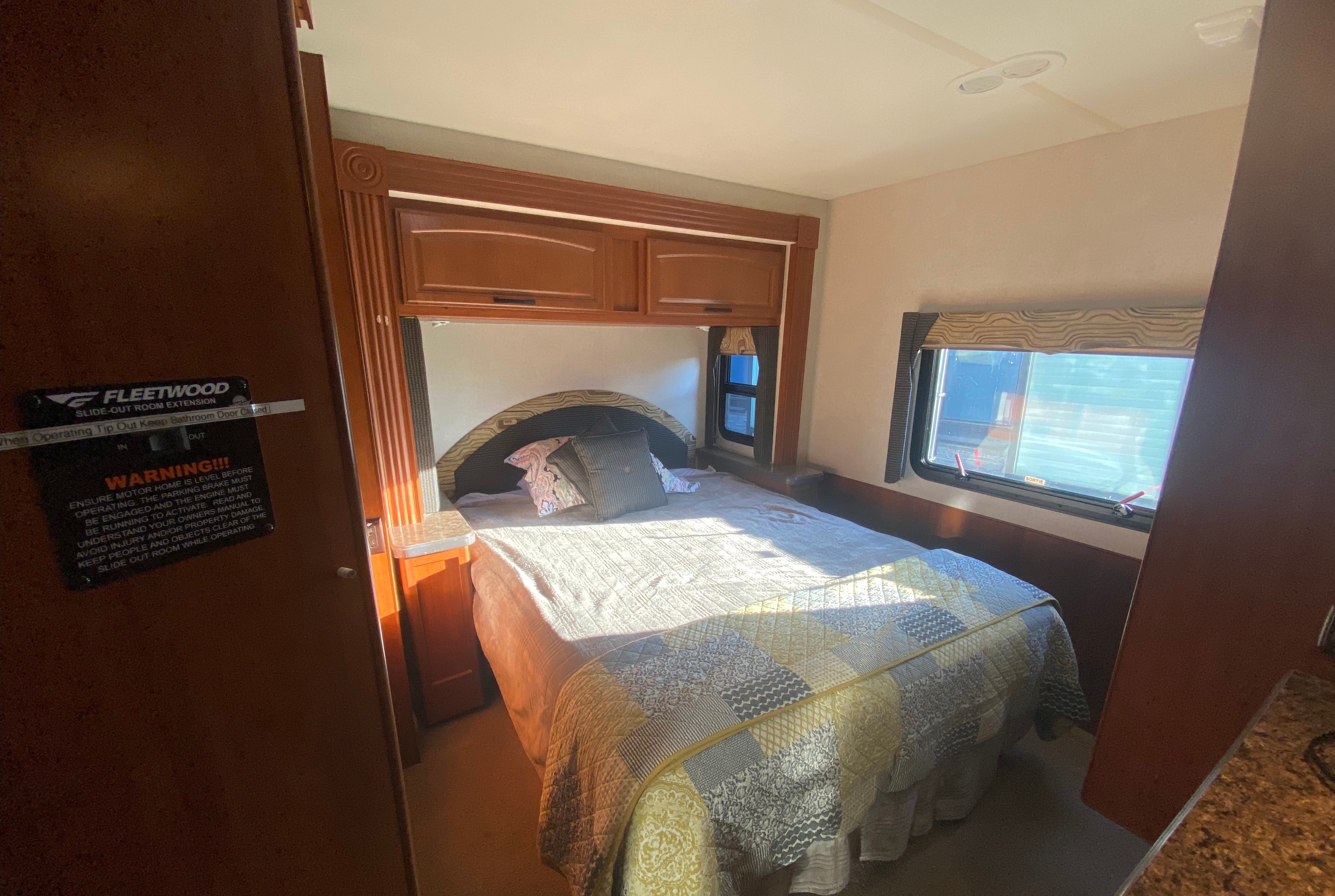 Sunny’s Fleetwood Jamboree GT | Family-Friendly | Sleeps 6 | Easy to Drive