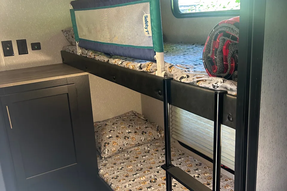 Serge's Forest River Cherokee Grey Wolf travel trailer 29TE