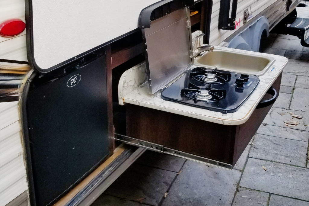 Midnight Sun  2019 Jayco Jay Flight 22ft Pet Friendly