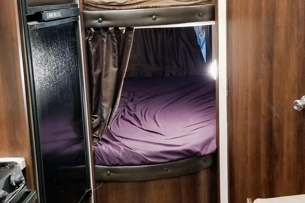 Midnight Sun  2019 Jayco Jay Flight 22ft Pet Friendly