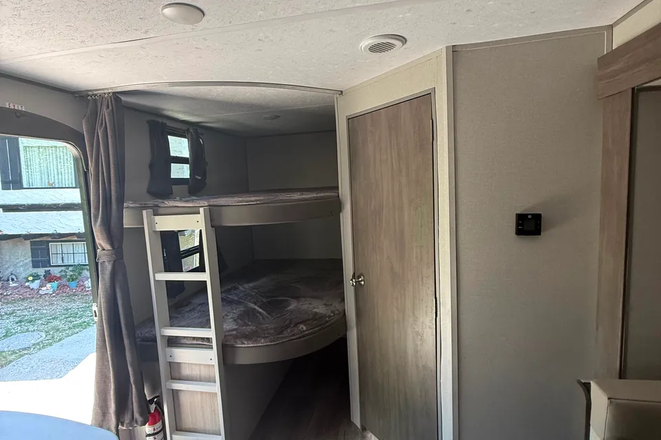 Coachmen Catalina Travel Trailer