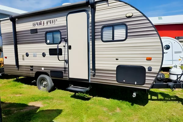 Clean, family and pet friendly, Forest River Wolf Pup 16BHS Travel Trailer