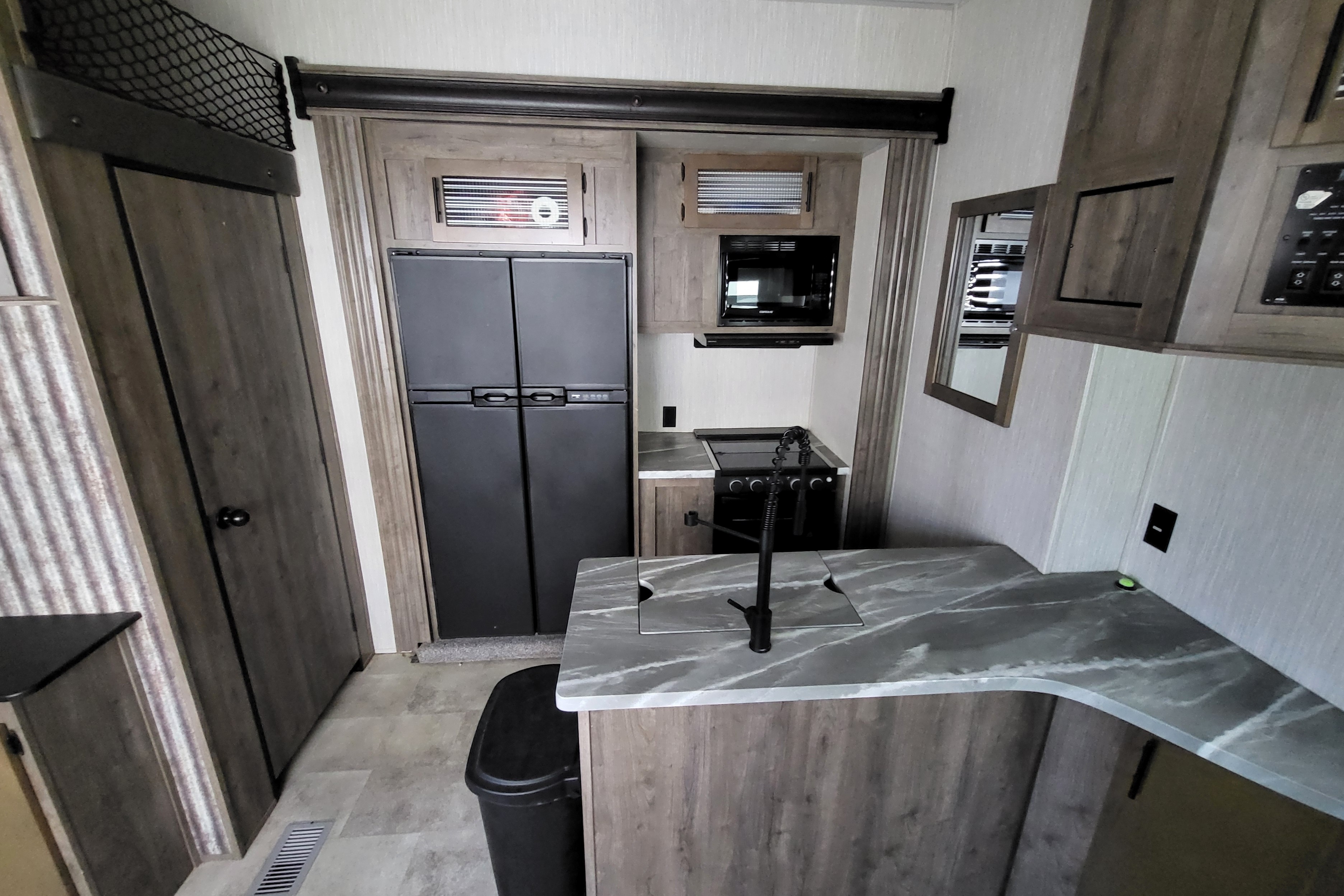 Unlimited Generator Use!!! Rv Rentals Way of Life's Forest River 324A13WS Fifth Wheel CR1