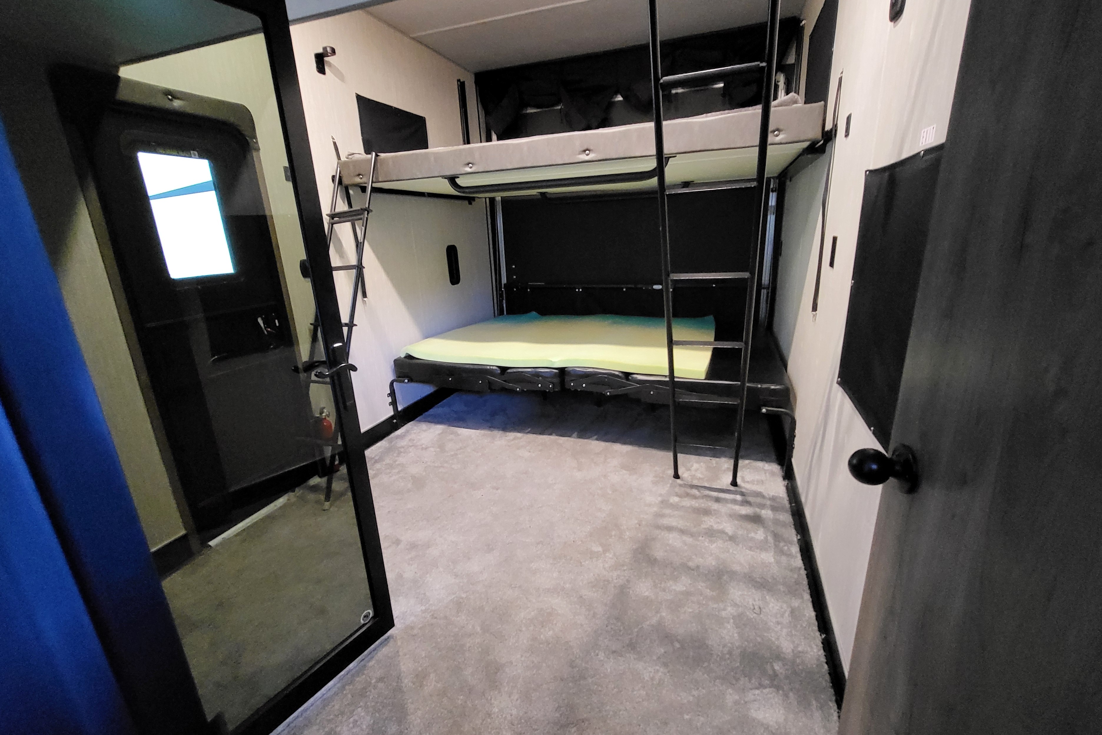 Unlimited Generator Use!!! Rv Rentals Way of Life's Forest River 324A13WS Fifth Wheel CR1