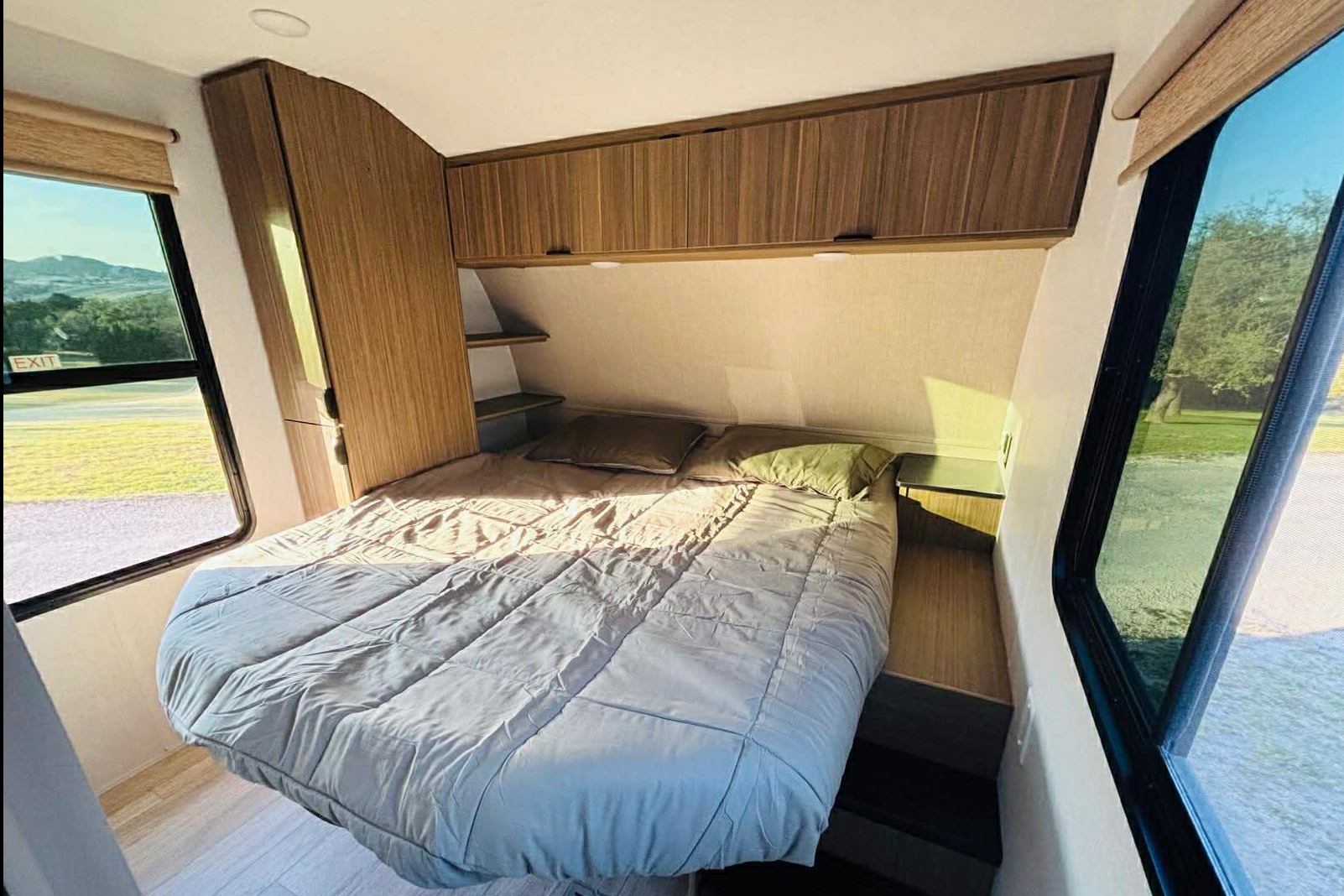 THE VIEW - a family-friendly trailer (even for toddlers) with panoramic windows