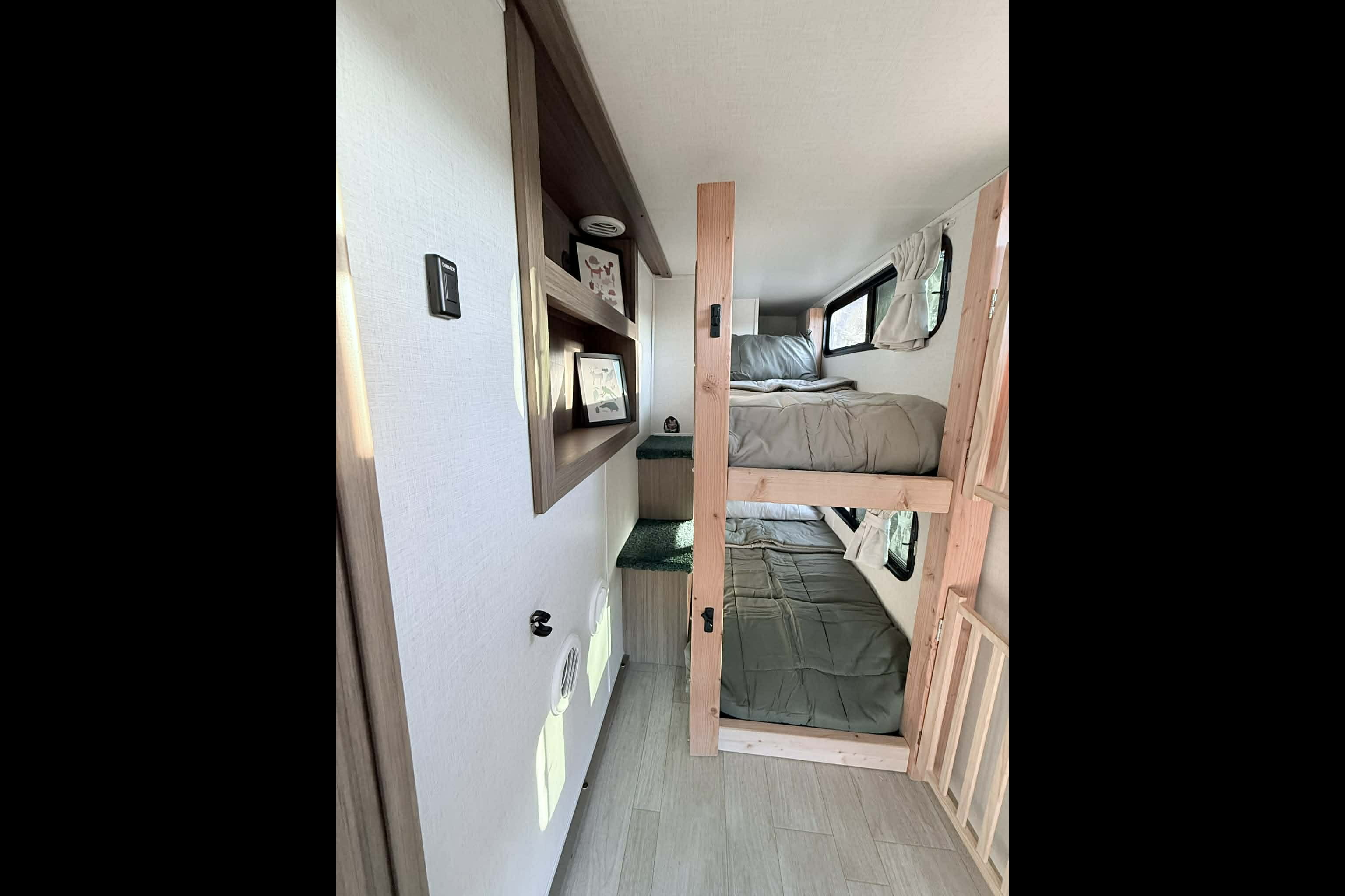 THE VIEW - a family-friendly trailer (even for toddlers) with panoramic windows