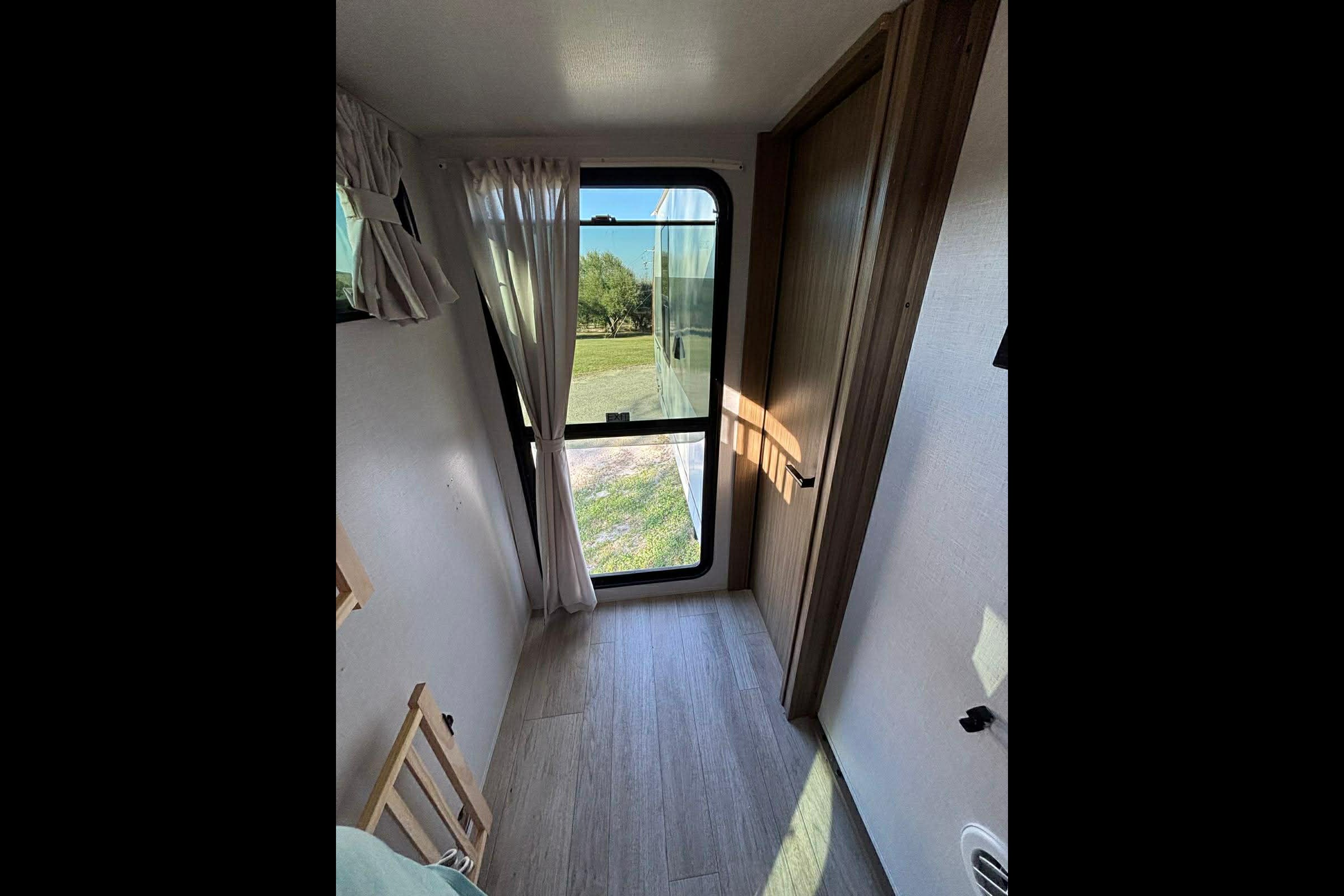 THE VIEW - a family-friendly trailer (even for toddlers) with panoramic windows