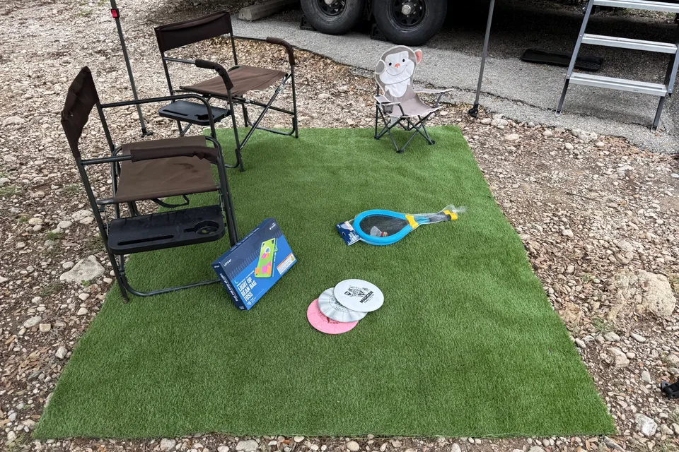 THE VIEW - a family-friendly trailer (even for toddlers) with panoramic windows