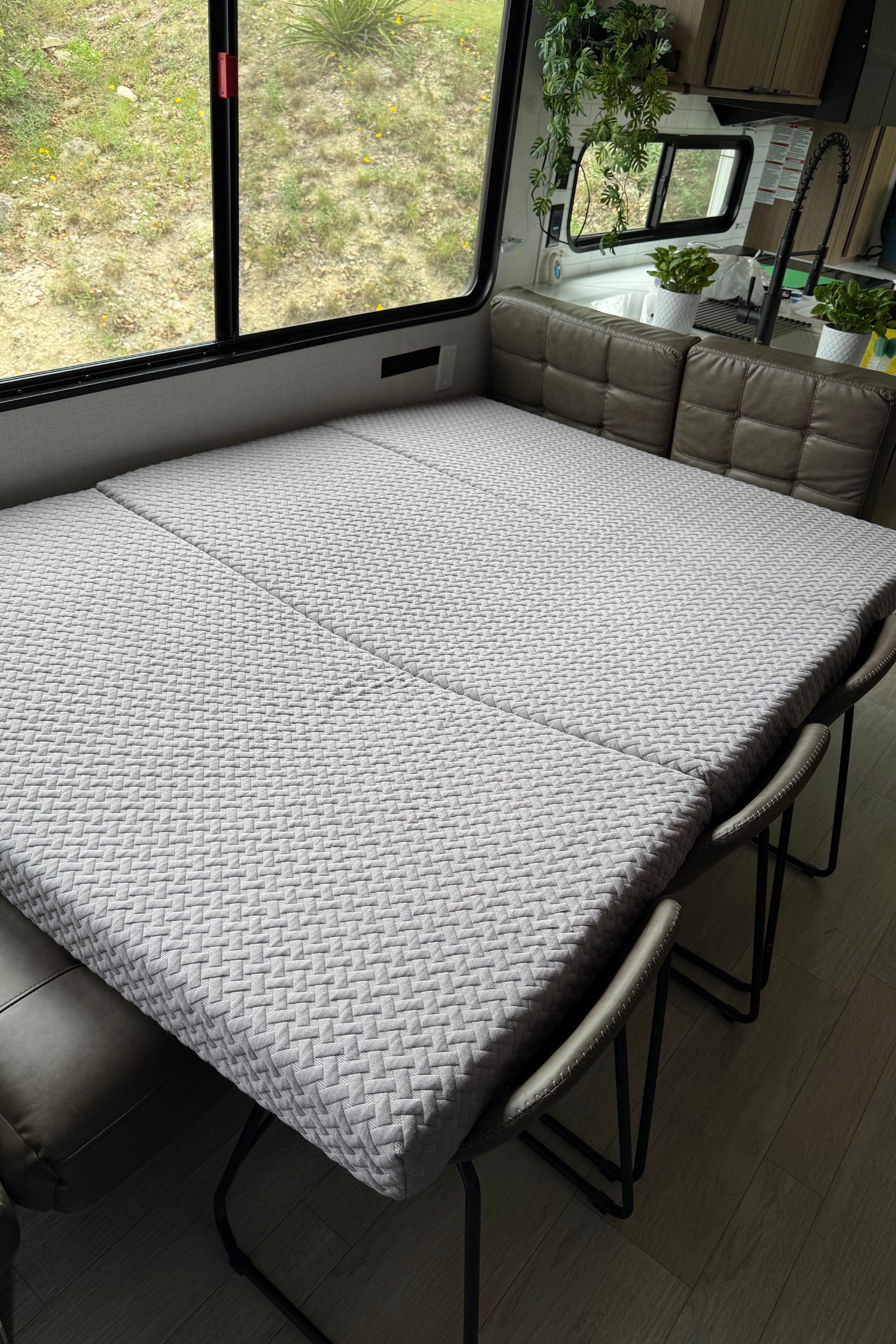 THE VIEW - a family-friendly trailer (even for toddlers) with panoramic windows