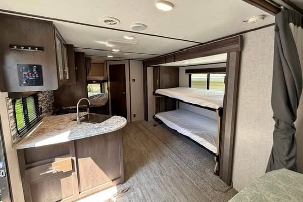 Perfect Midsize Aspen Trail! Sleeps 8