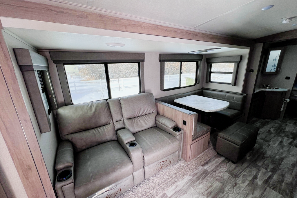 Scott's Grand Design Imagine 2910BH Travel Trailer
