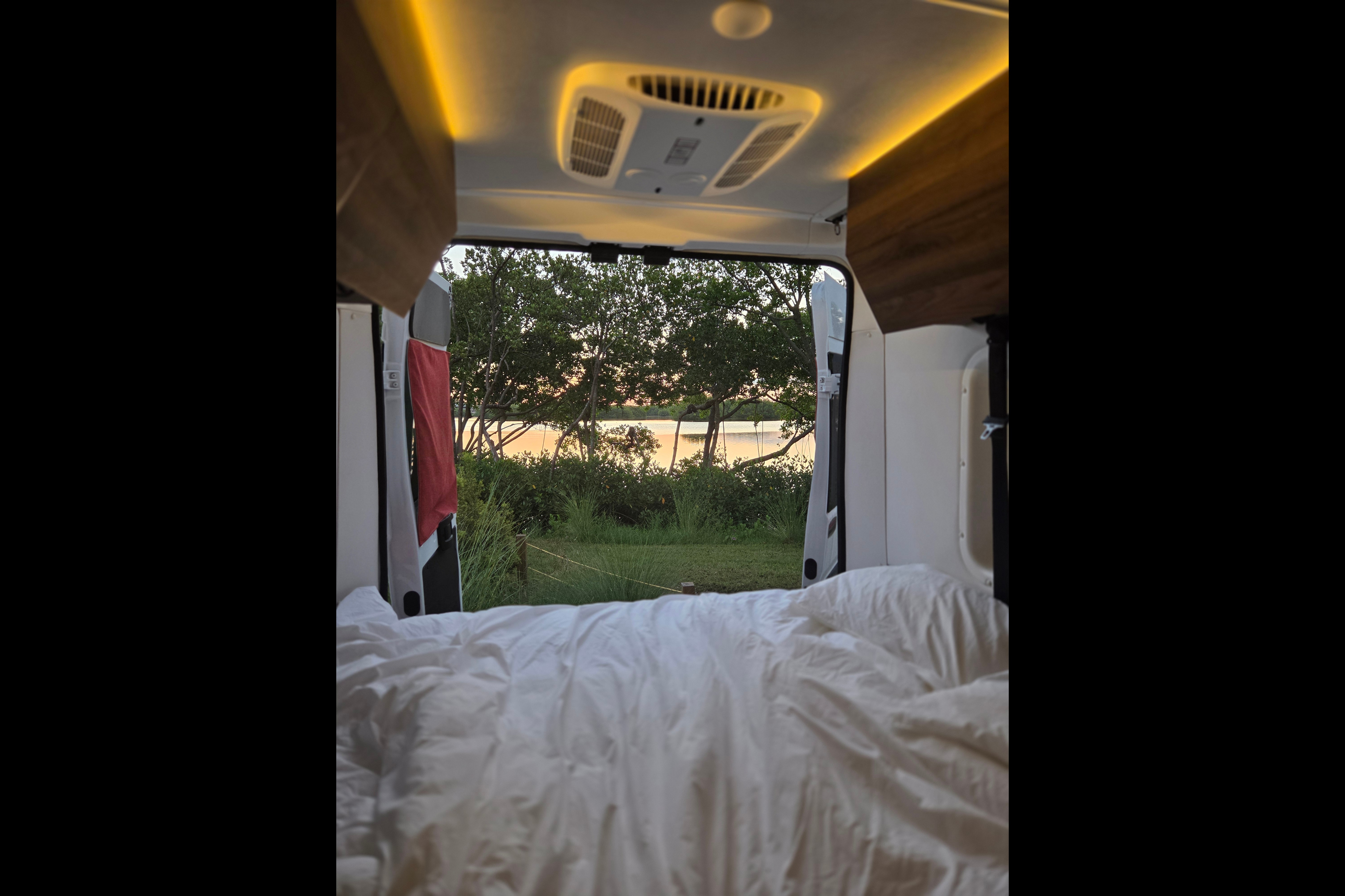 No BoonDocking-Winnebago Roam