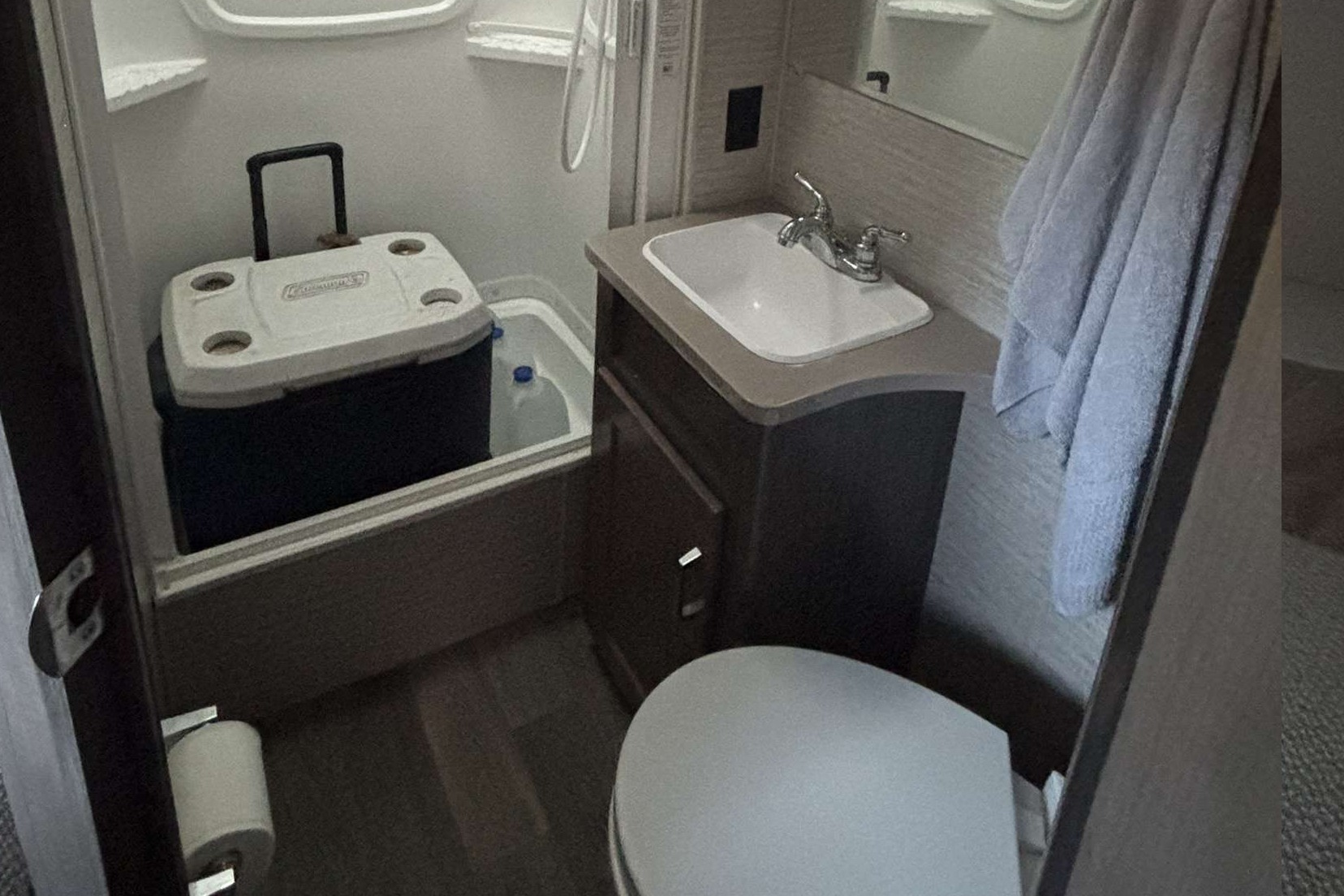 Open Rhode Class C Motorhome (2022 Minni Winnie)